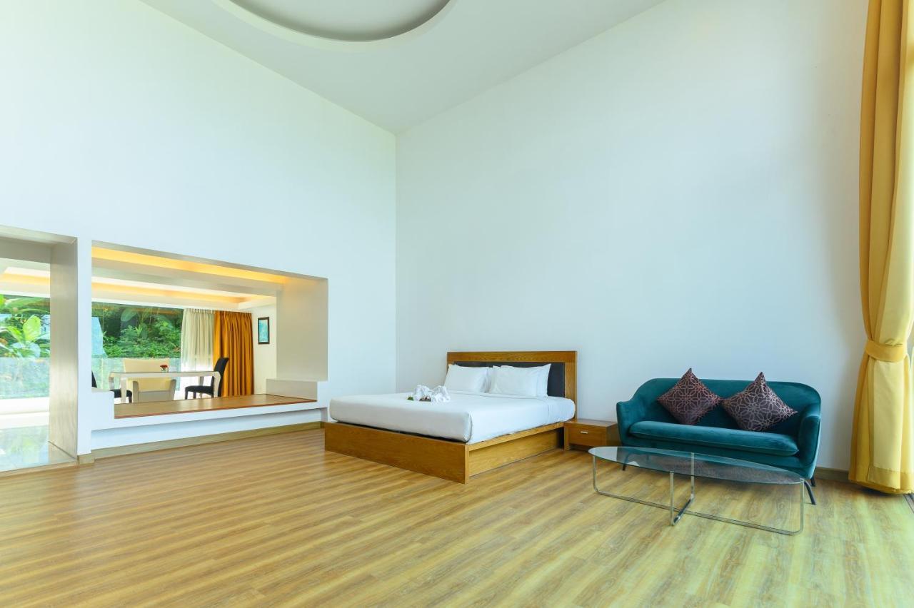 Hilltop Wellness Resort Kathu Exterior photo